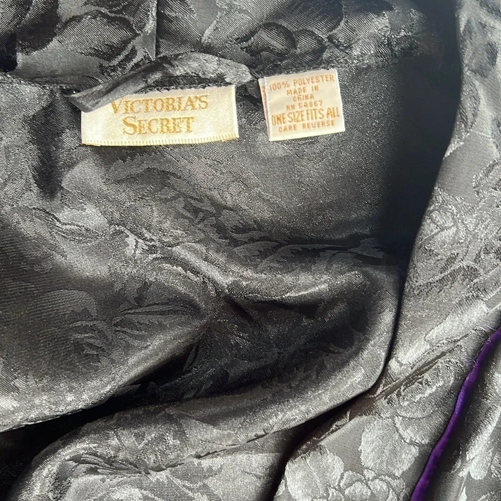 Victoria’s Secret robe Gold label black purple trim dark floral soprano mob wife